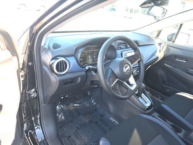 Used 2025 Nissan Versa SV w/ Trunk Package FWD image 20