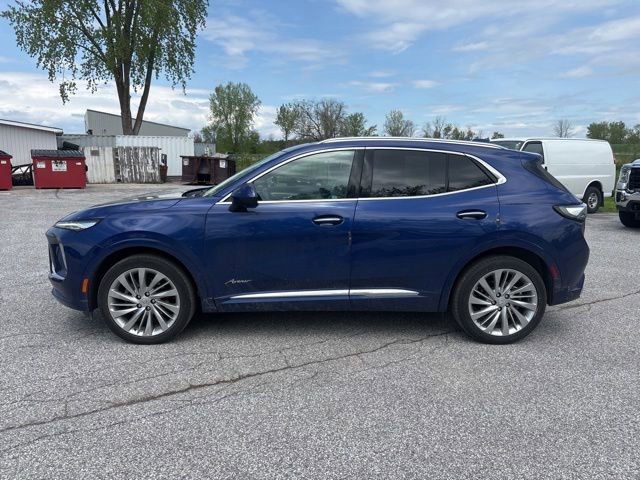 Used 2024 Buick Envision Avenir AWD/4WD image 2