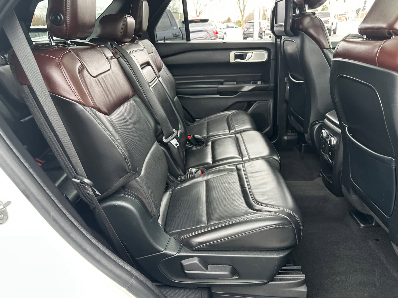 Used 2020 Ford Explorer Platinum image 36