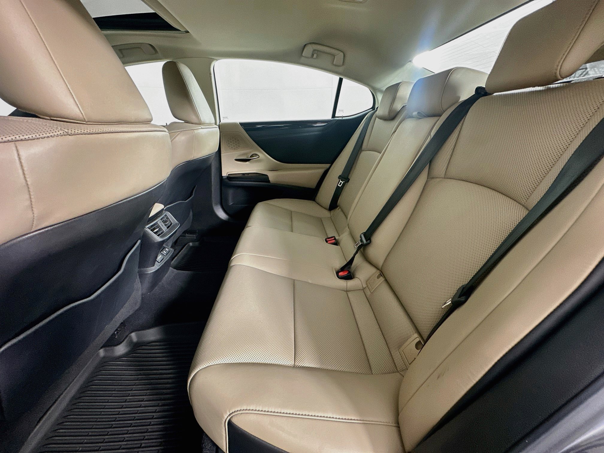 Used 2019 Lexus ES 350 w/ Premium Package FWD image 29