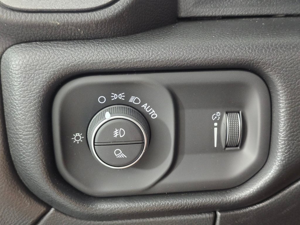 New 2026 RAM 2500 Tradesman AWD/4WD image 33