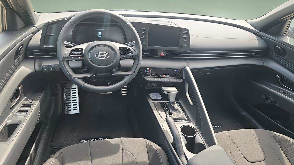 New 2026 Hyundai Elantra Sport FWD image 18