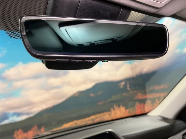 Used 2022 Toyota Highlander XLE AWD/4WD image 47
