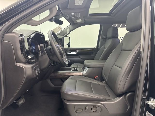 Used 2025 Chevrolet Silverado 2500 LTZ w/ LTZ Plus Package AWD/4WD image 24