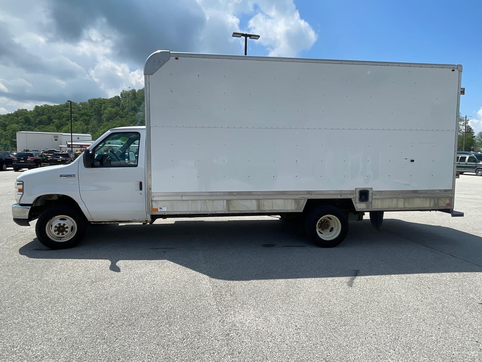Used 2016 Ford E-450 and Econoline 450 Super Duty RWD image 4
