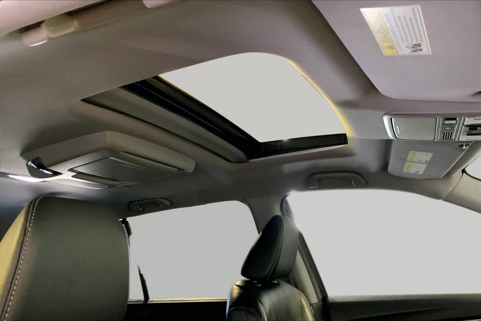 Used 2019 Honda Pilot Touring image 14
