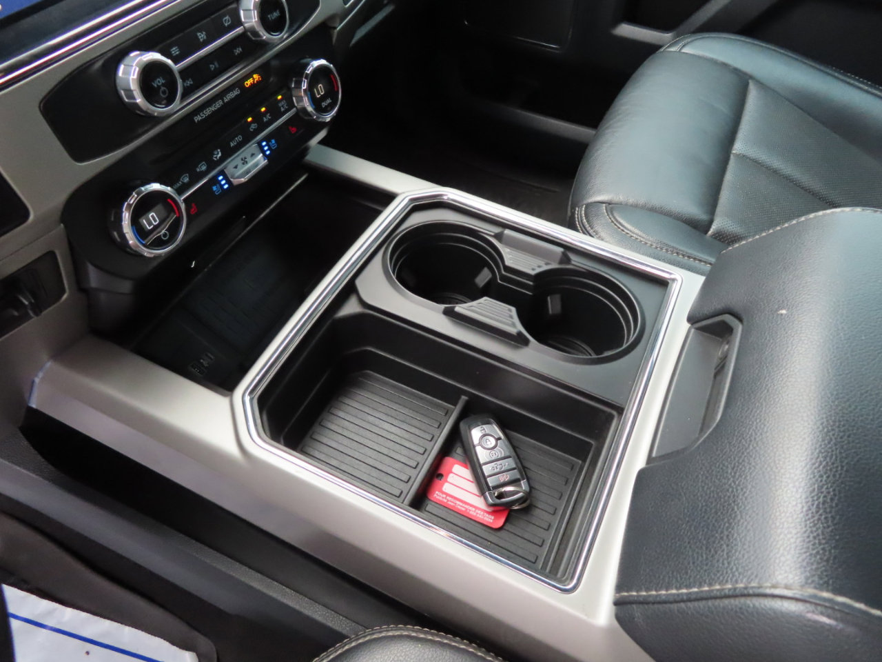 Used 2022 Ford F250 Lariat w/ Black Appearance Package image 40