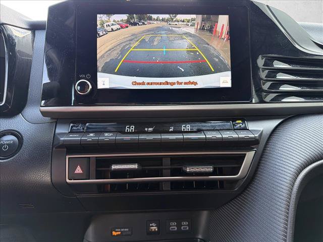 Used 2025 Toyota Camry SE FWD image 20