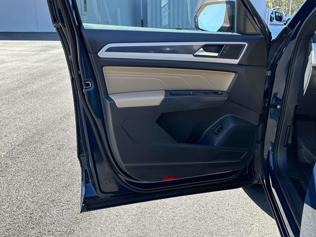 Used 2021 Volkswagen Atlas Cross Sport SE image 5