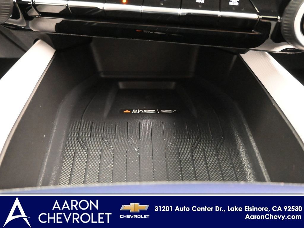 New 2025 Chevrolet Equinox EV LT w/ Convenience Package image 18