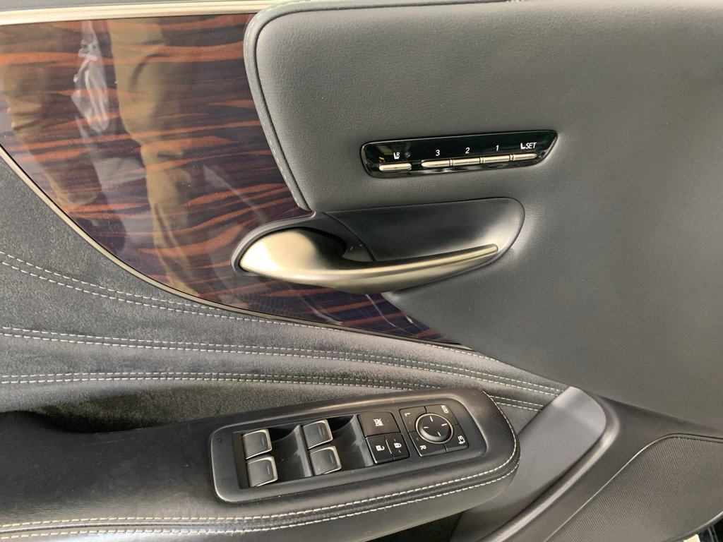 Used 2020 Lexus LS 500 w/ Interior Upgrade Package RWD image 14