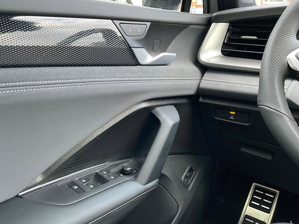 New 2026 Volkswagen Tiguan SE R-Line image 22