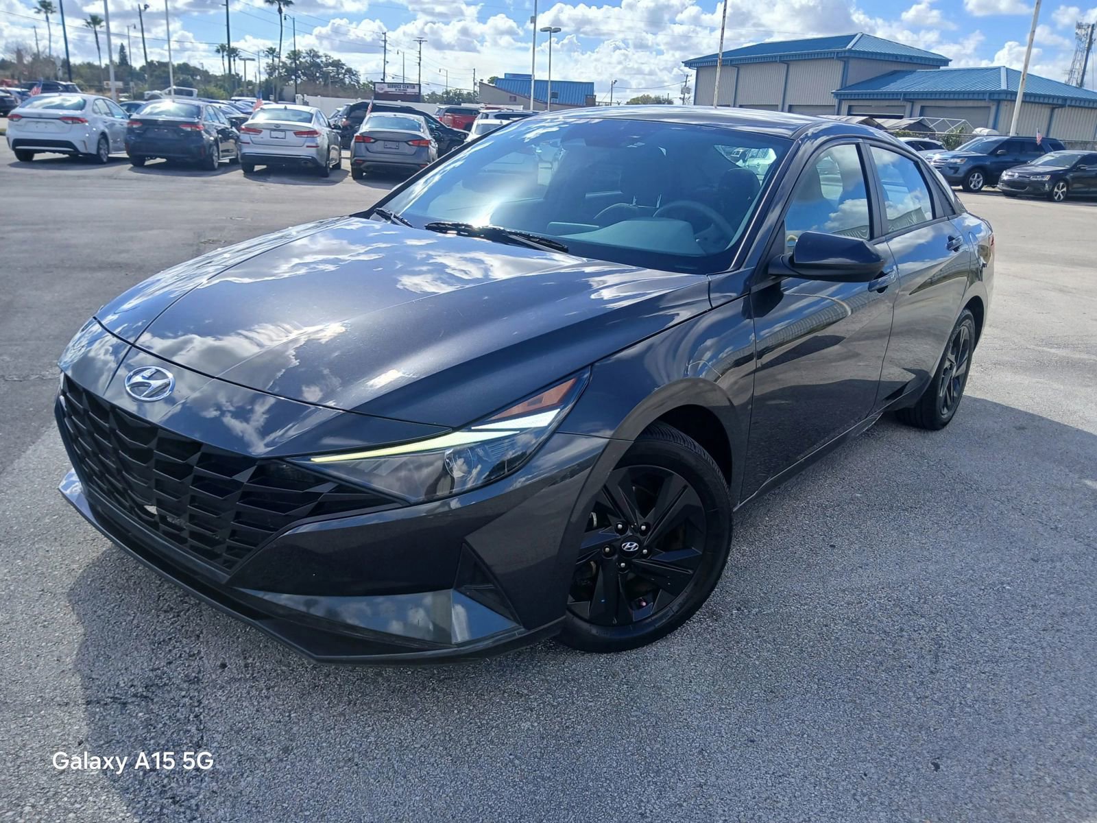 Used 2023 Hyundai Elantra SEL image 2