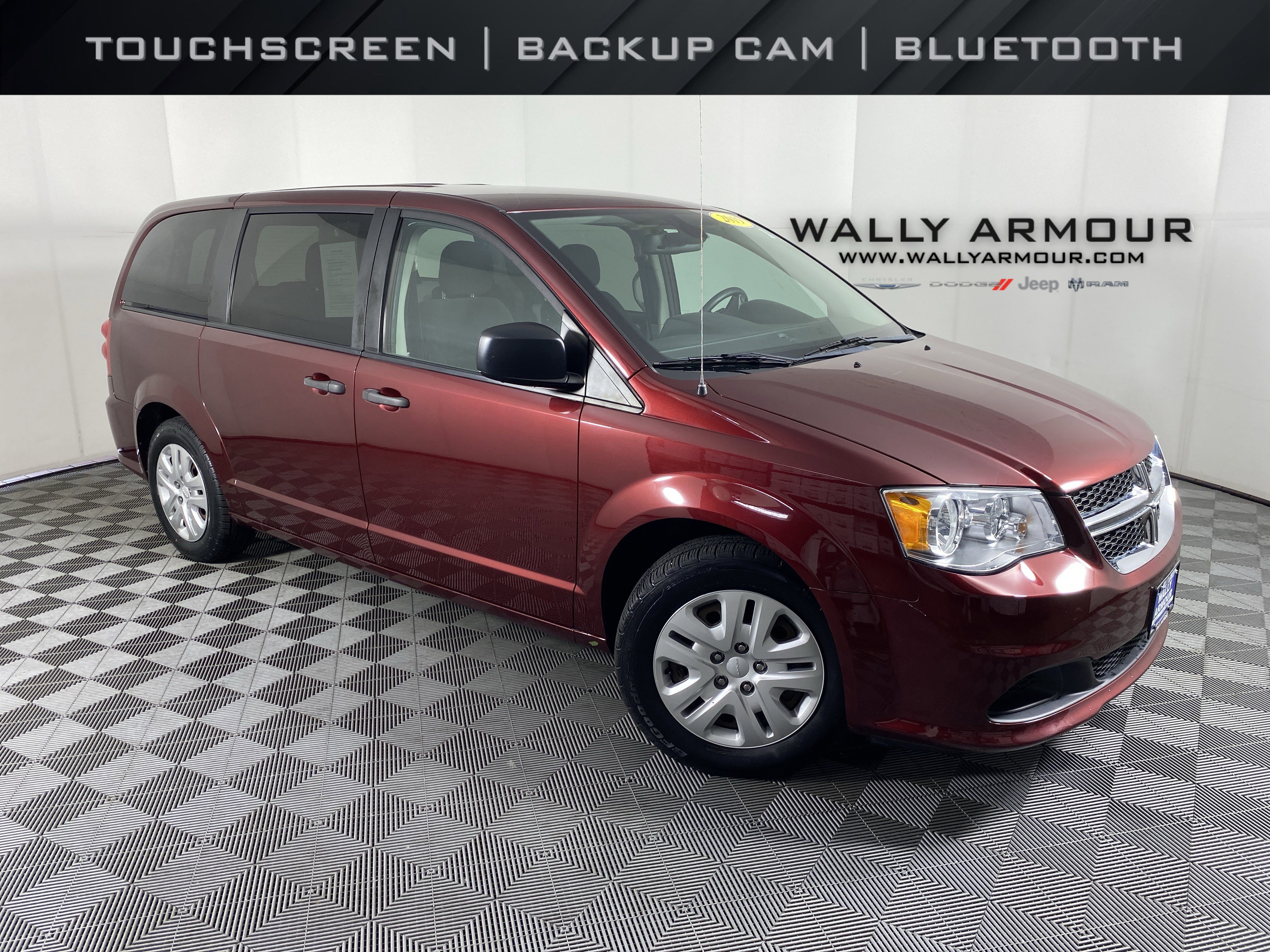 Used 2019 Dodge Grand Caravan SE w/ UConnect Hands-Free Group FWD video 1