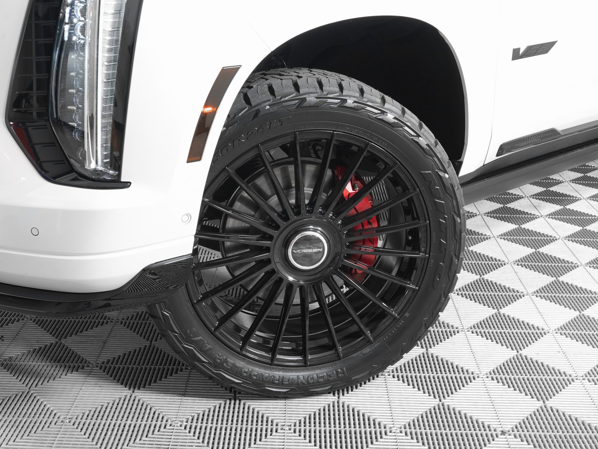 Used 2025 Cadillac Escalade V w/ LPO, Floor Liner Package image 36