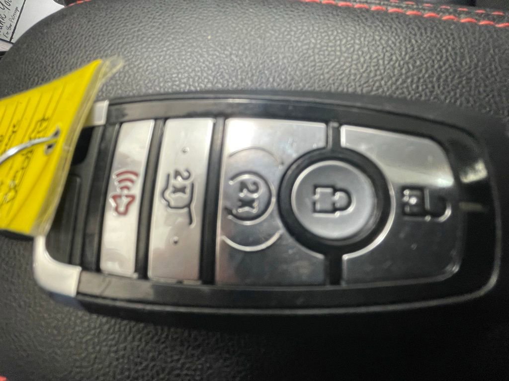 Used 2022 Ford Escape SEL w/ SEL Stealth AWD Package image 33