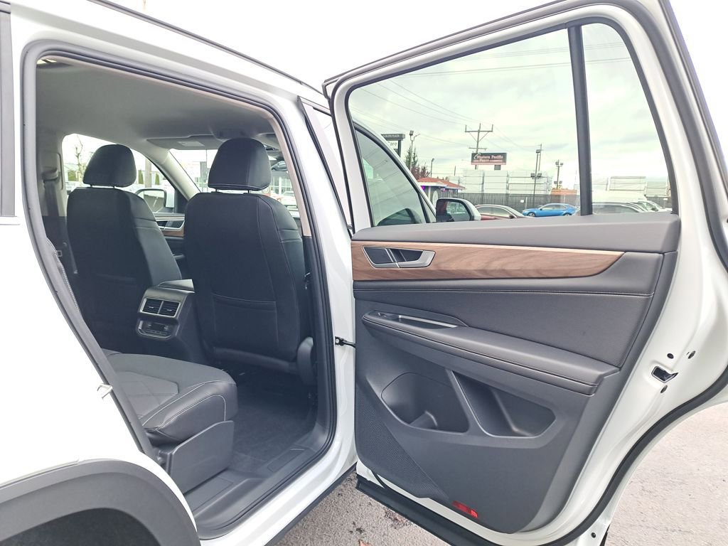New 2026 Volkswagen Atlas SE AWD/4WD image 14