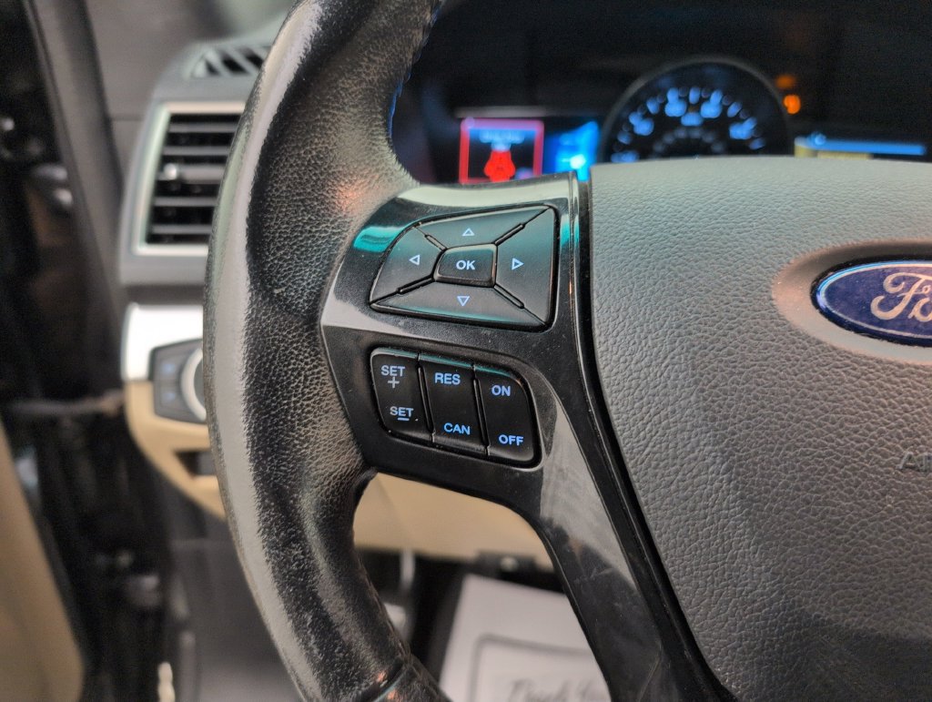 Used 2016 Ford Explorer XLT w/ Equipment Group 202A AWD/4WD image 36