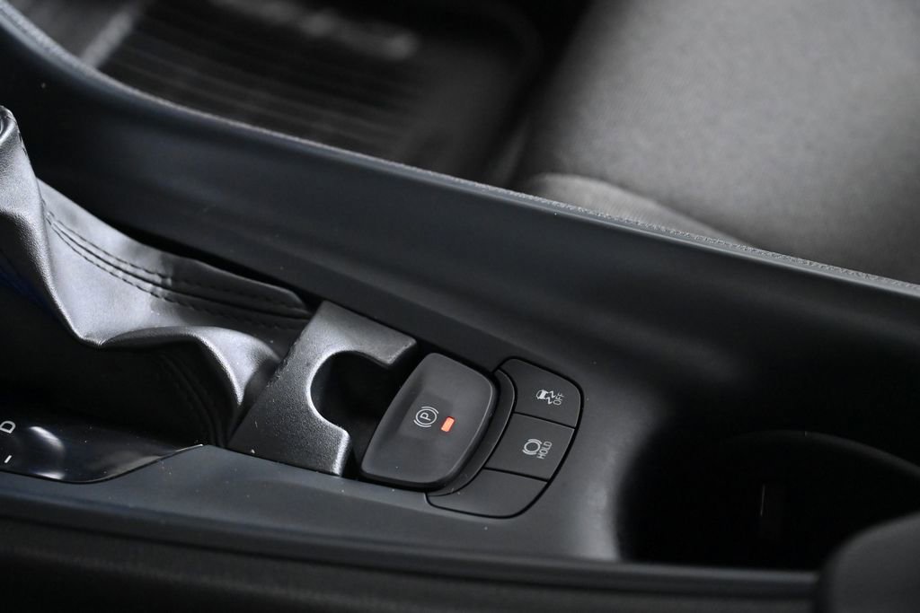 Used 2020 Toyota C-HR LE image 23