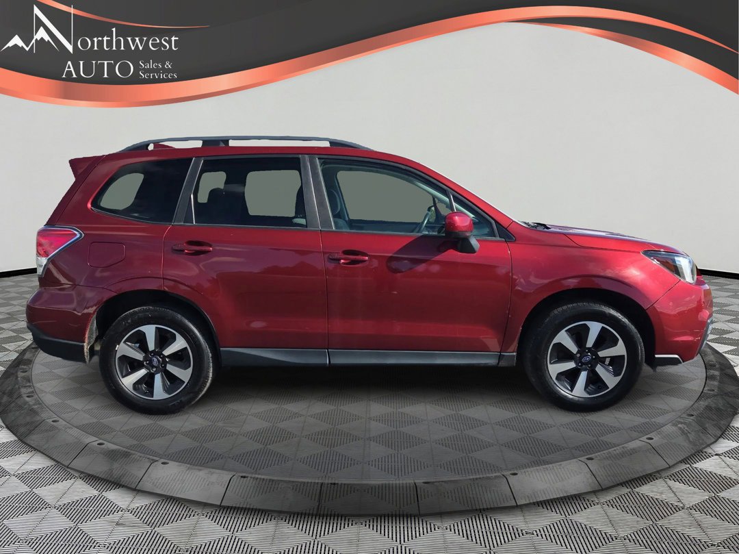 Used 2018 Subaru Forester 2.5i Premium w/ All-Weather Package AWD/4WD image 4