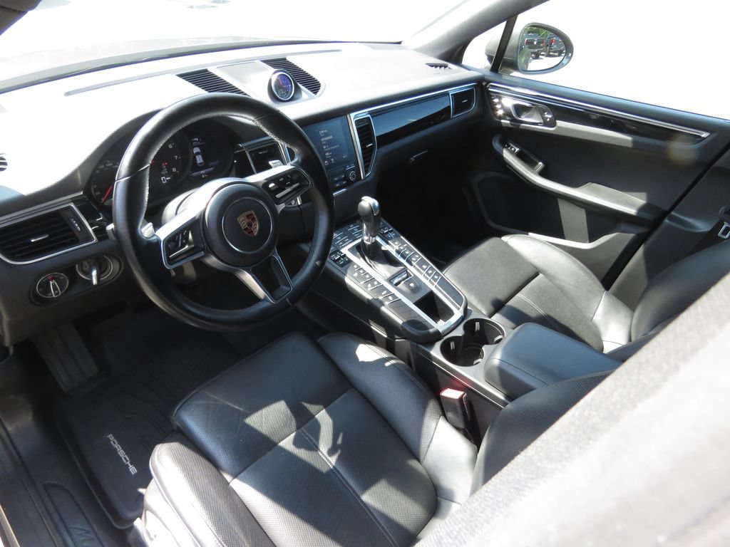 Used 2017 Porsche Macan AWD/4WD image 11