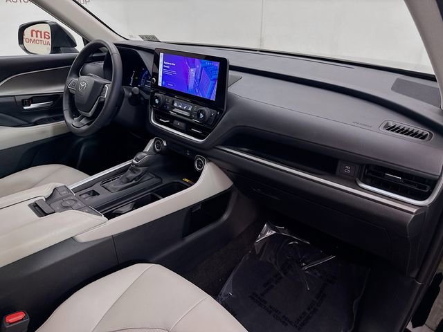 Used 2024 Toyota Grand Highlander AWD Hybrid image 31
