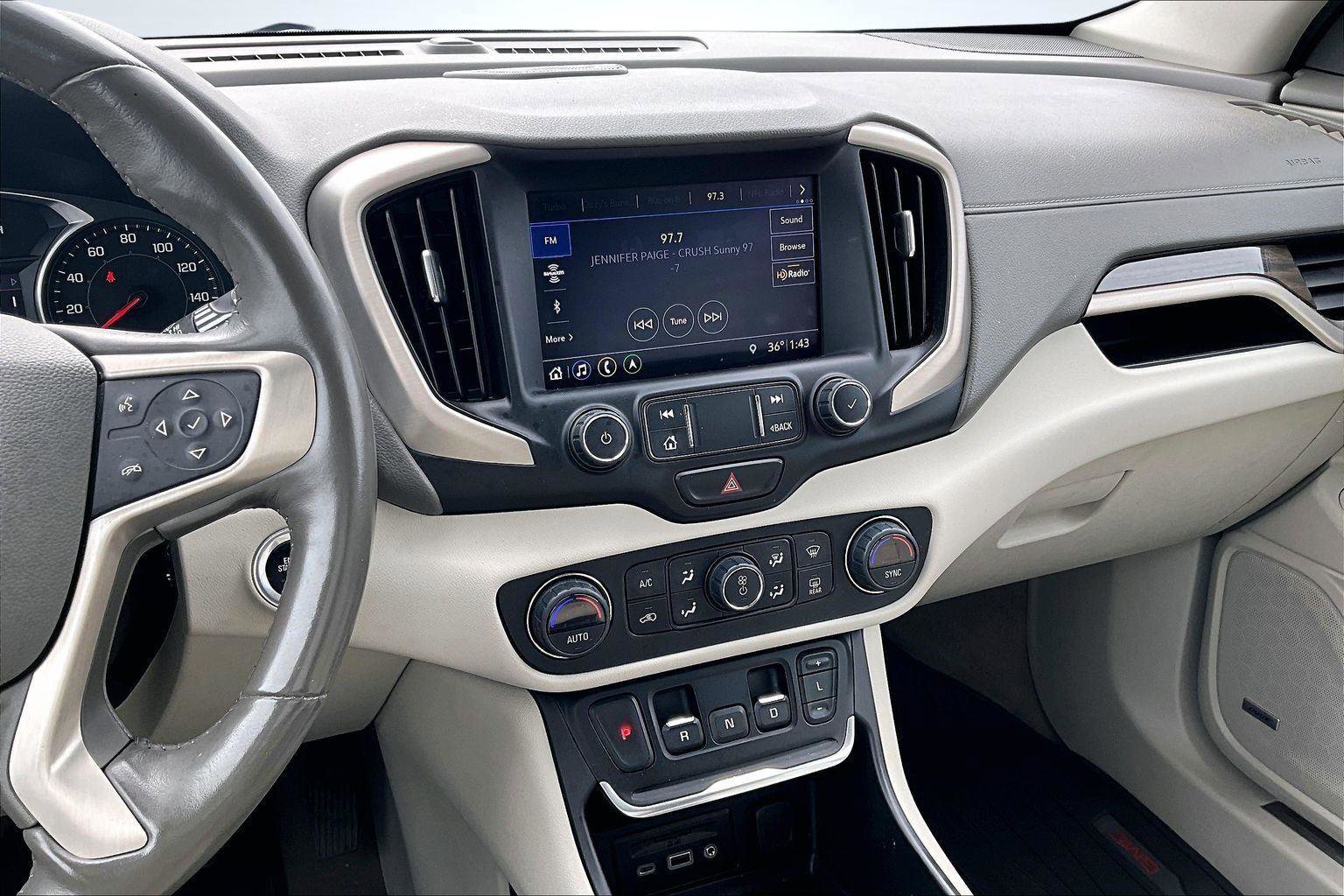 Used 2020 GMC Terrain Denali w/ Denali Premium Package AWD/4WD image 7