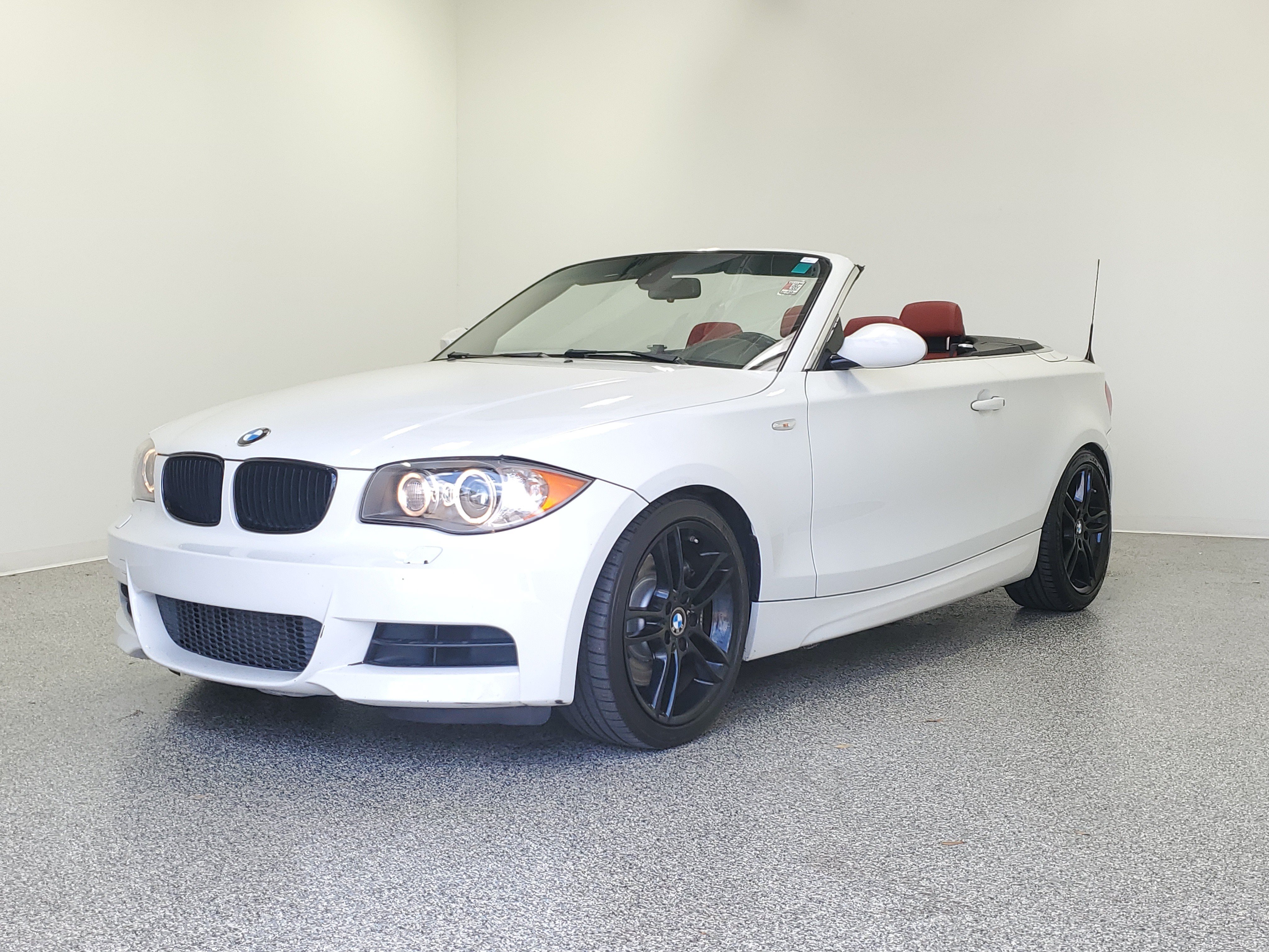 Used 2008 BMW 135i Convertible RWD image 2