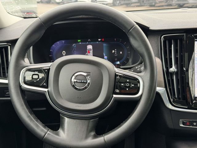 Used 2023 Volvo S90 B6 Plus w/ Protection Package Premier image 31