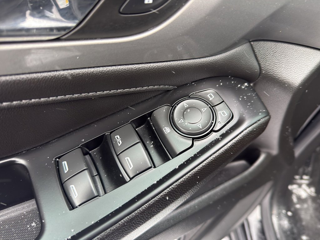 Used 2023 Chevrolet Traverse LT image 13