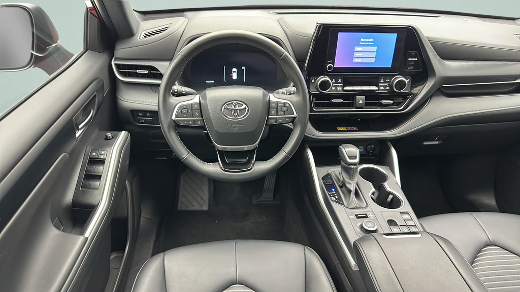 Used 2025 Toyota Highlander Limited AWD/4WD image 11