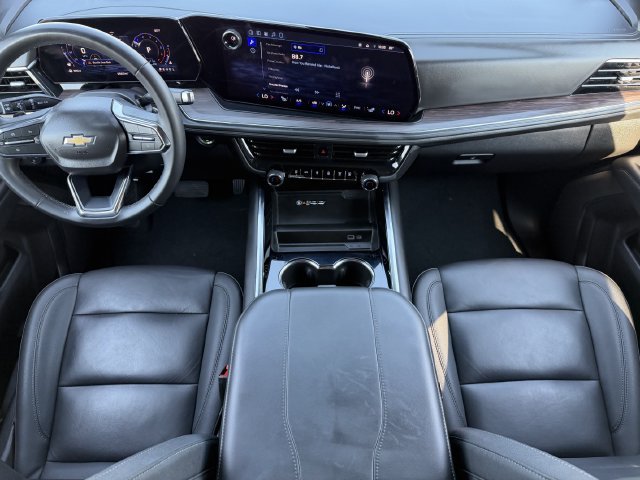 Used 2025 Chevrolet Suburban LT RWD image 10