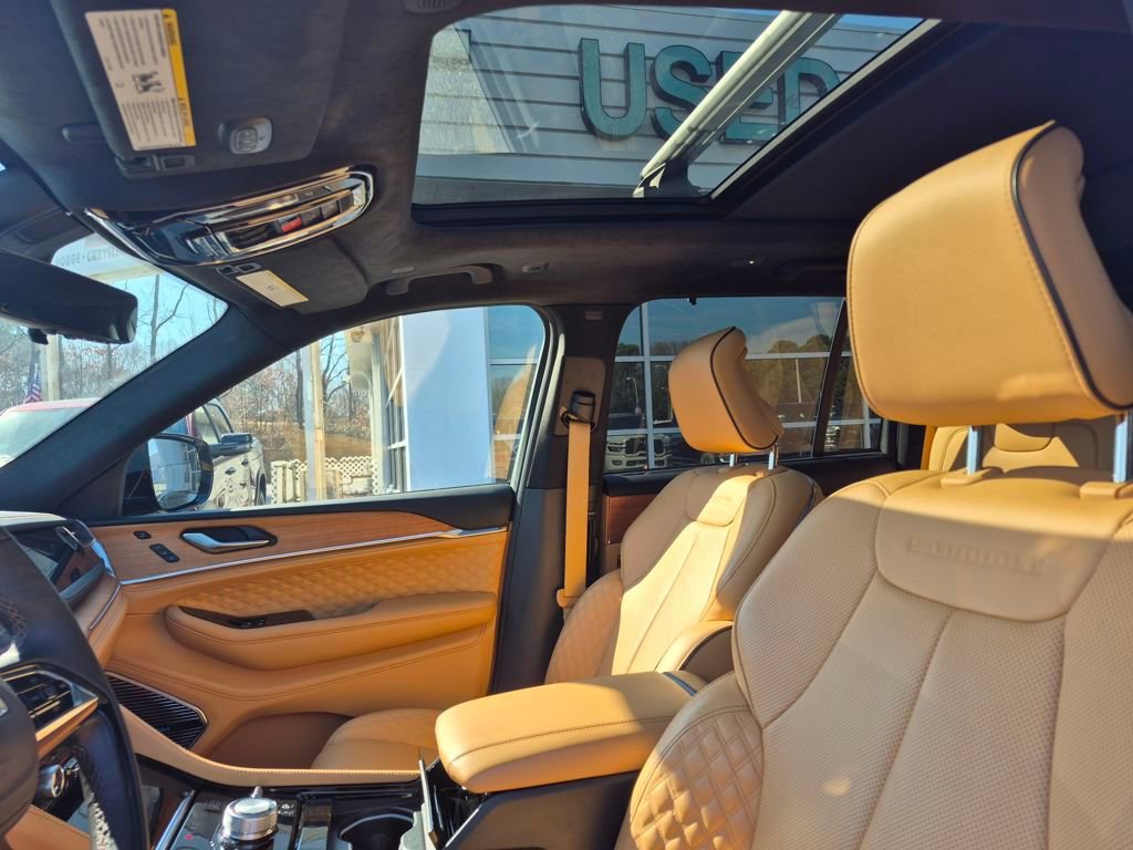 Used 2023 Jeep Grand Cherokee Summit image 15