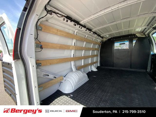 Used 2024 Chevrolet Express 2500 w/ Driver Convenience Package RWD image 27