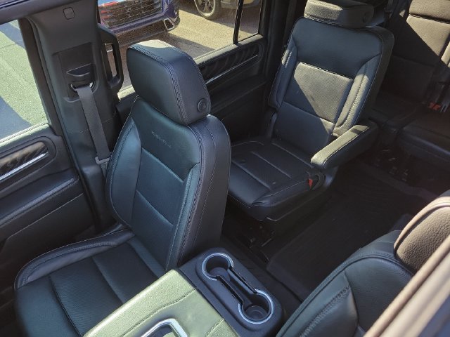Used 2024 GMC Yukon XL Denali AWD/4WD image 36