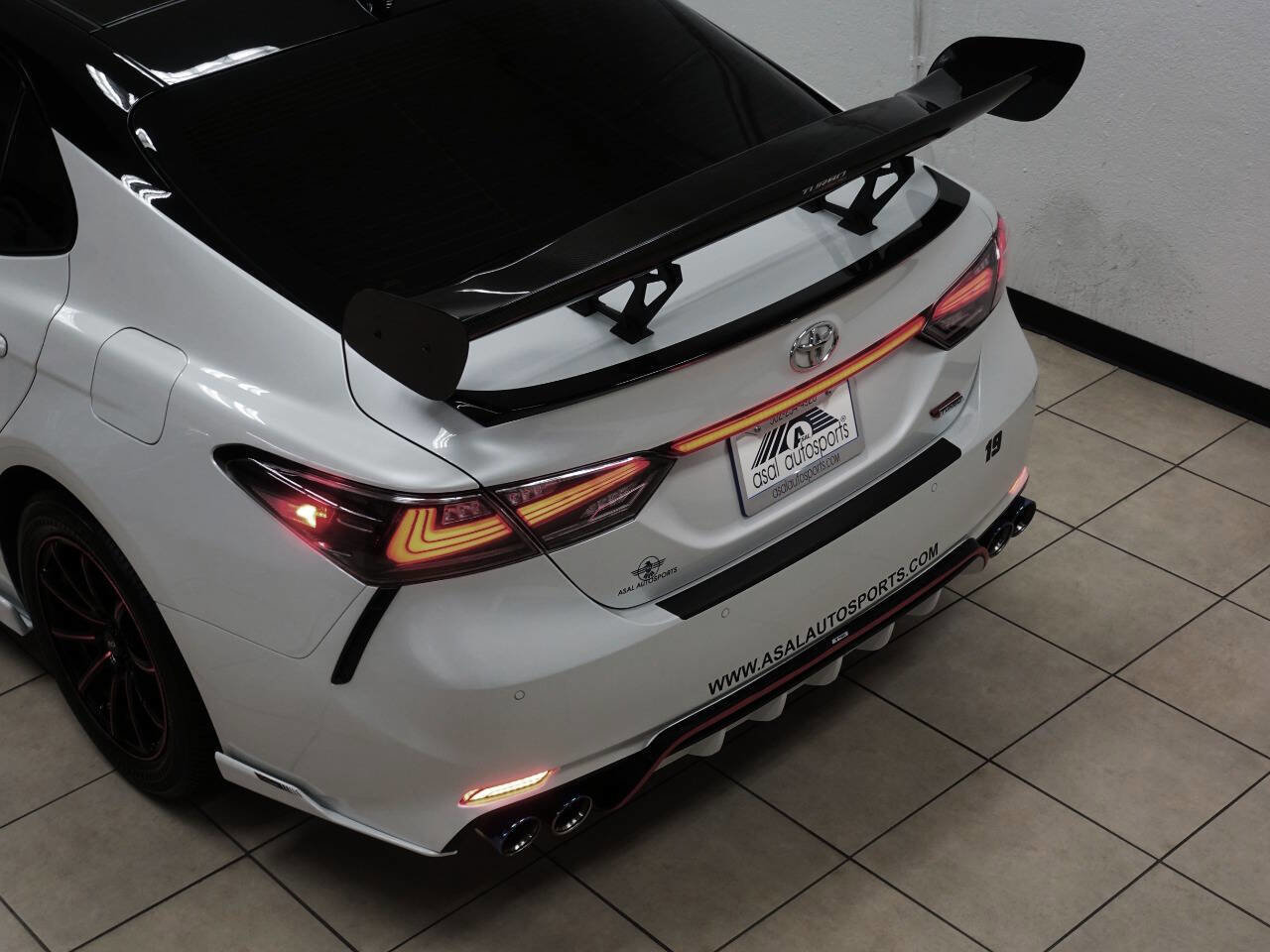 Used 2019 Toyota Camry XSE image 38