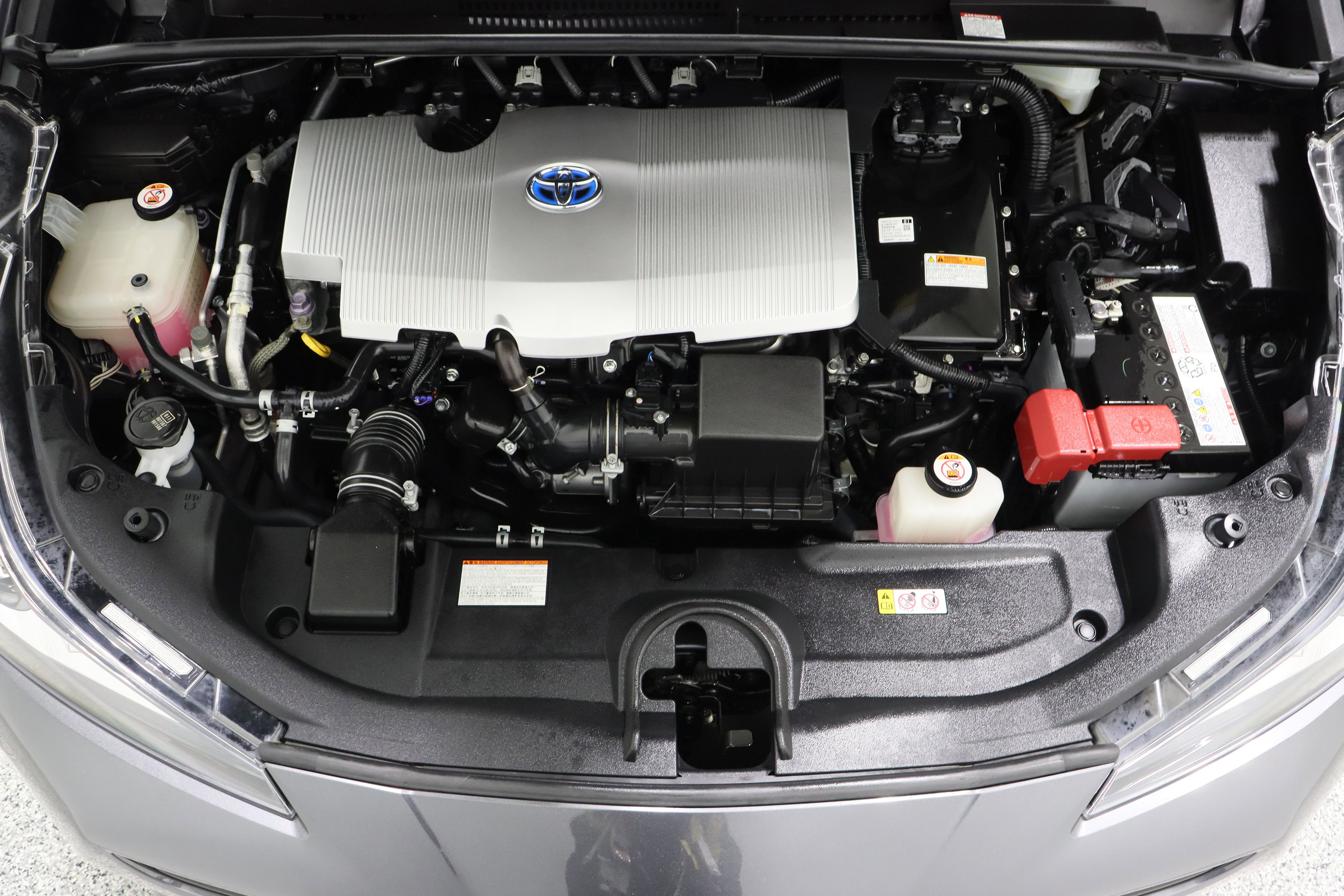 Used 2020 Toyota Prius L Eco image 34