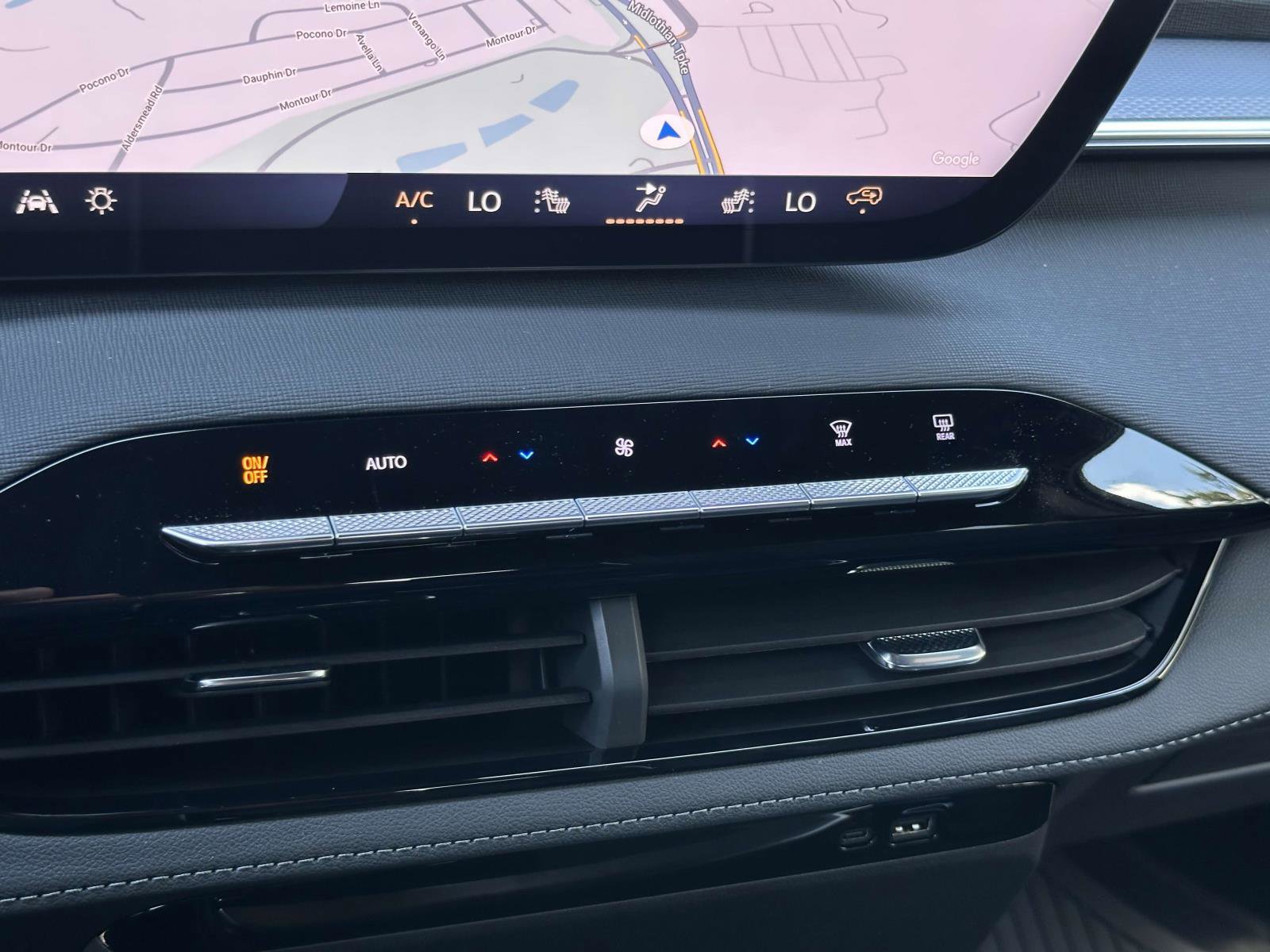 New 2026 Buick Enclave Sport Touring w/ Power Package image 5