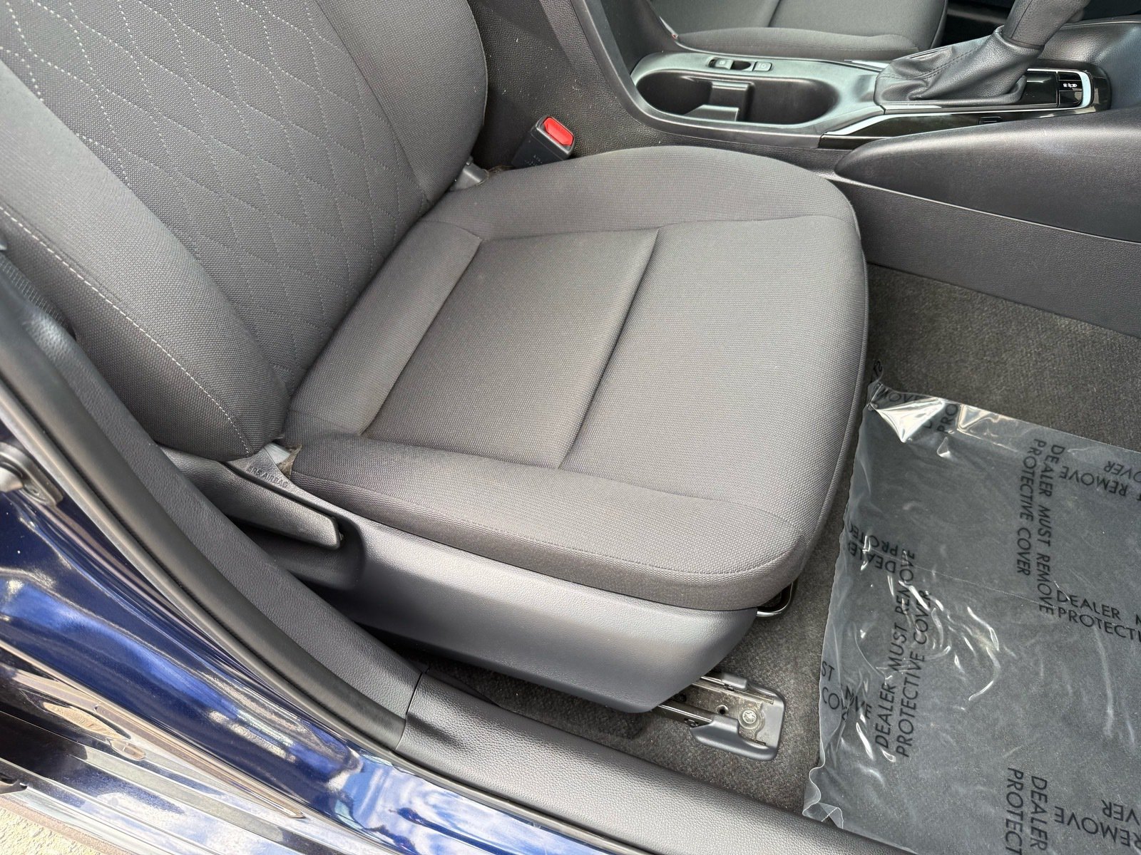 Used 2025 Toyota Corolla LE FWD image 31