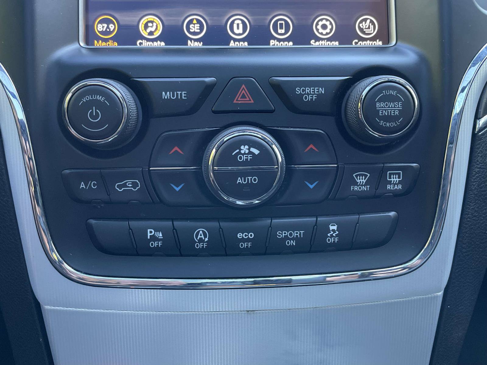 Used 2018 Jeep Grand Cherokee Limited AWD/4WD image 31