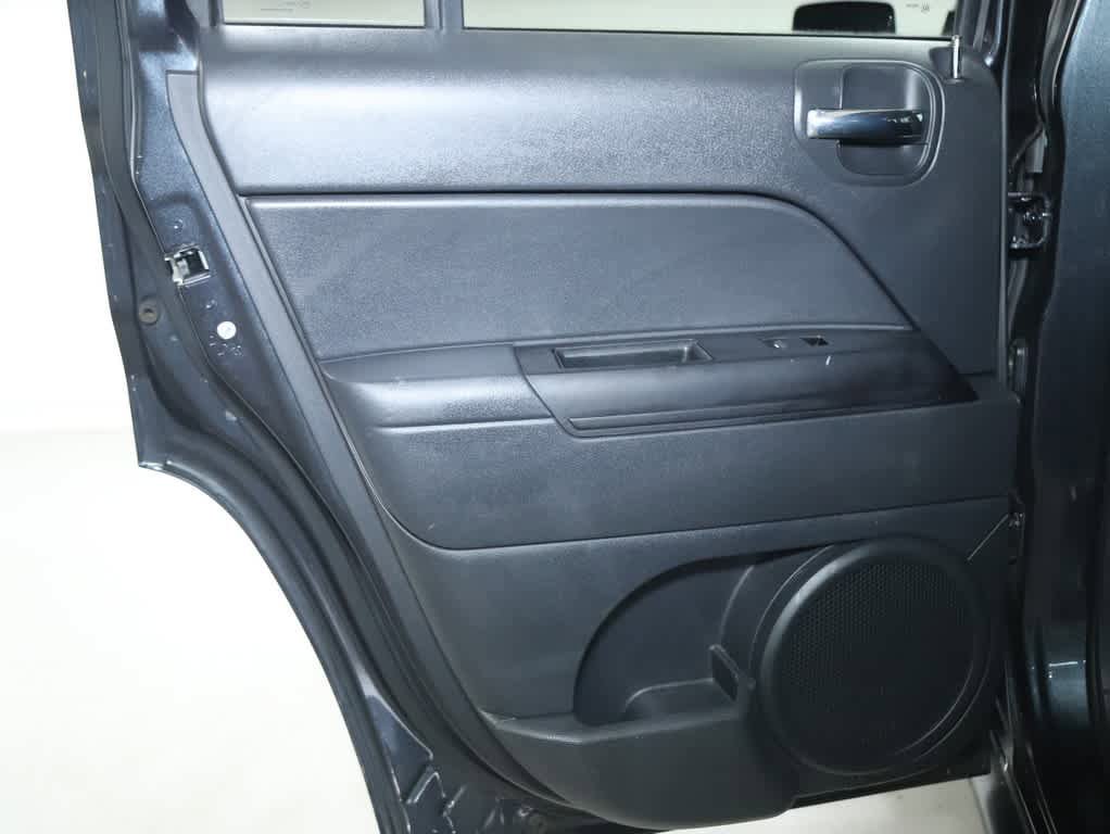 Used 2014 Jeep Patriot High Altitude FWD image 13