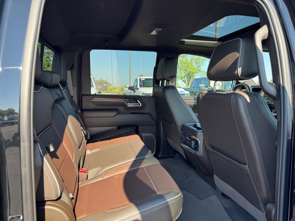Certified 2024 GMC Sierra 3500 Denali w/ Denali Reserve Package AWD/4WD image 10