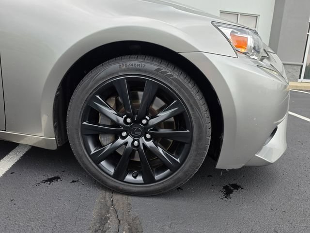 Used 2016 Lexus IS 200t RWD image 4