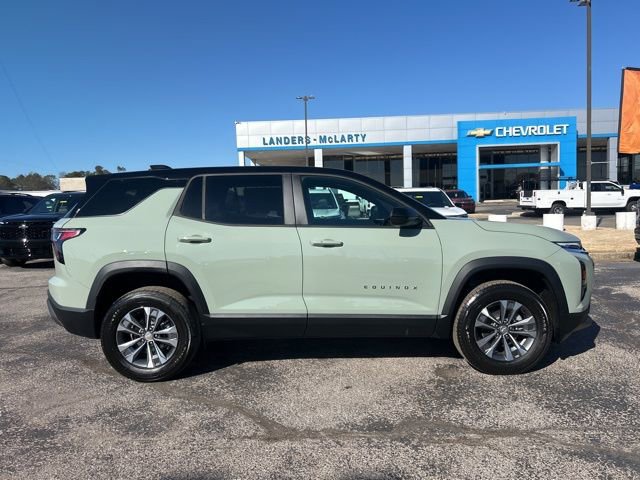 New 2026 Chevrolet Equinox LT image 2