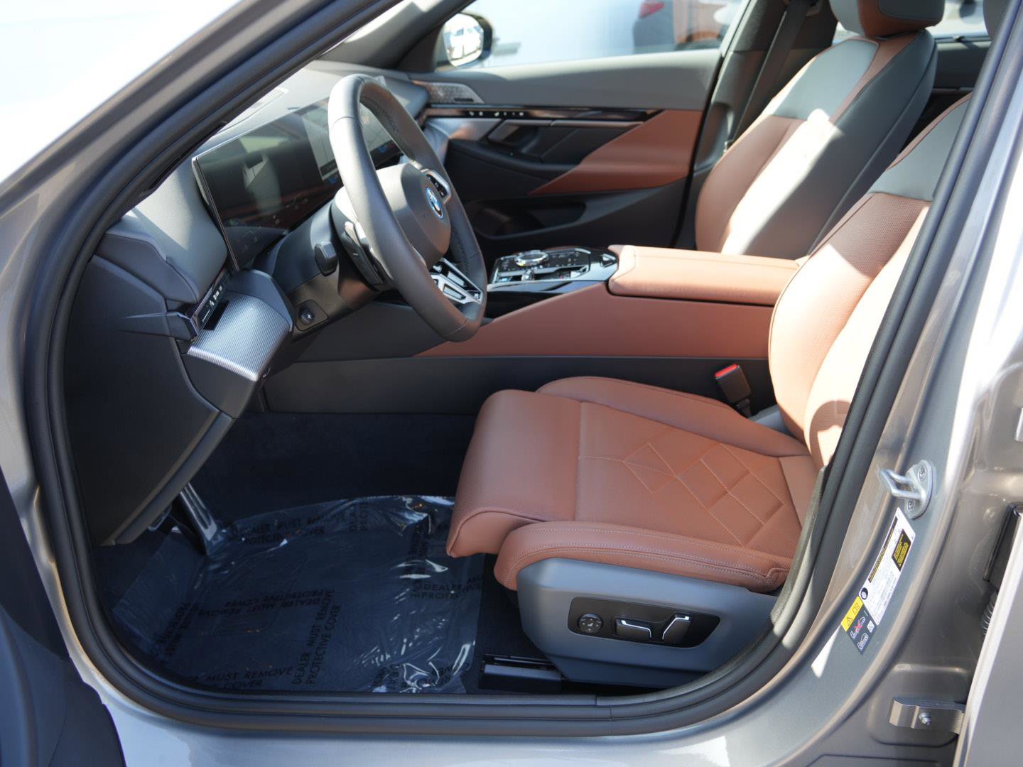 Used 2025 BMW i5 xDrive40 image 13