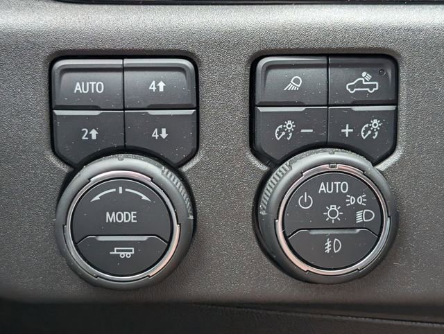 Used 2024 Chevrolet Silverado 1500 ZR2 AWD/4WD image 23