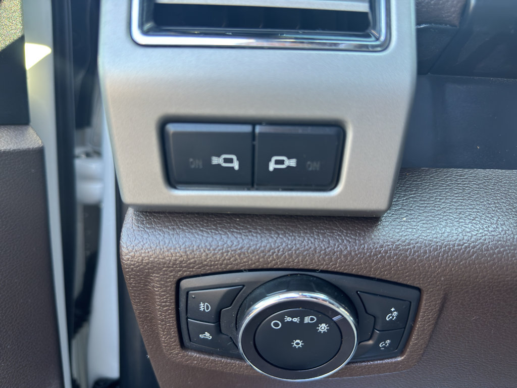 Used 2020 Ford F350 King Ranch w/ King Ranch Ultimate Package AWD/4WD image 25