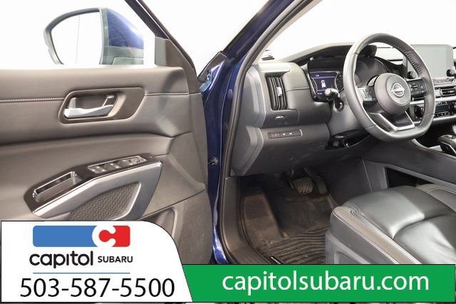 Used 2025 Nissan Pathfinder SL w/ SL Premium Package AWD/4WD image 10
