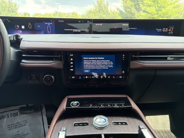 New 2026 Lincoln Navigator Reserve AWD/4WD image 19