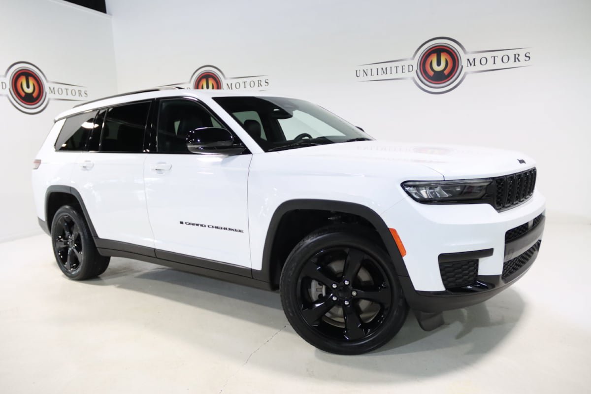 Used 2023 Jeep Grand Cherokee L Laredo AWD/4WD image 6